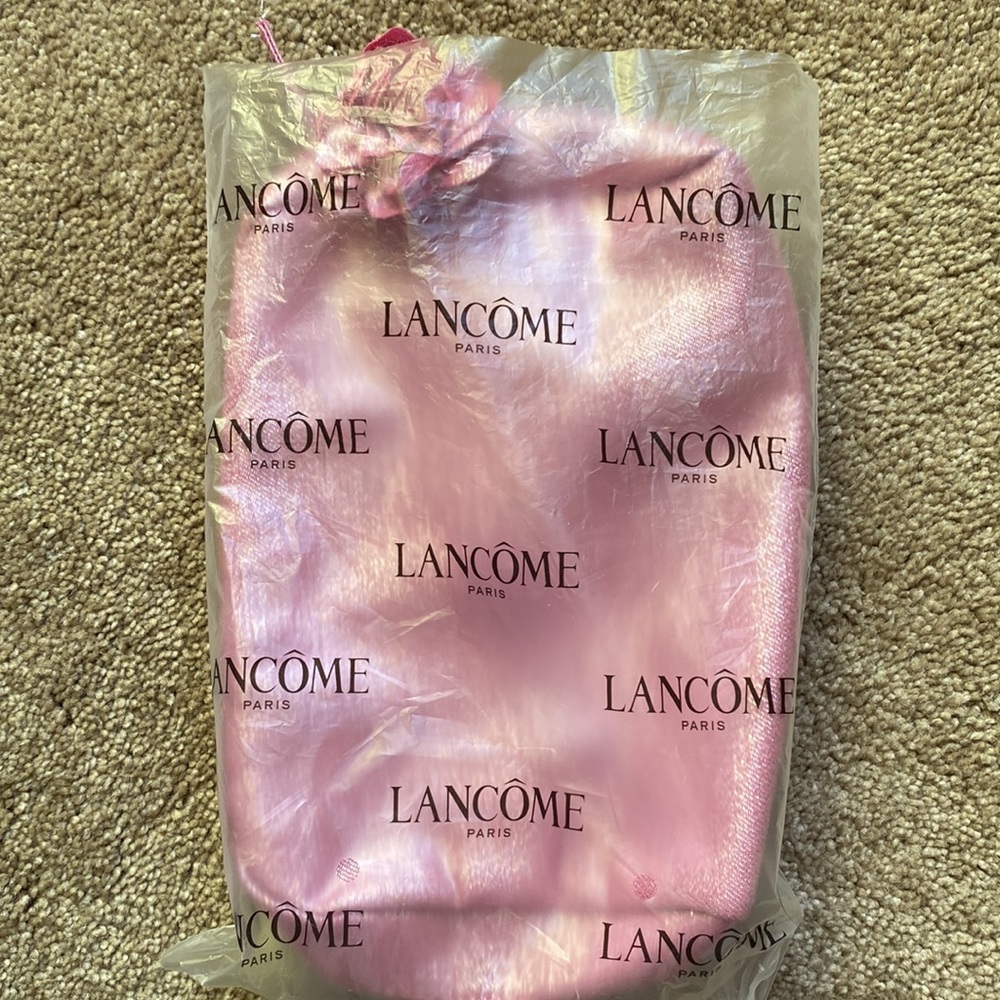 Pink shimmery sparkly make up bag brand new never used with Rose on zipper - Picture 3 of 3